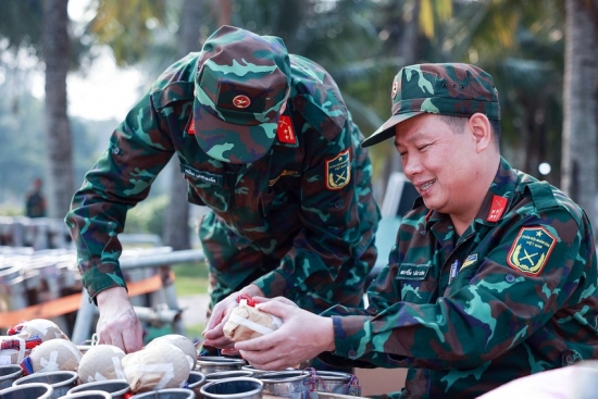 can canh diem ban phao hoa phuc vu dem giao thua o ha noi