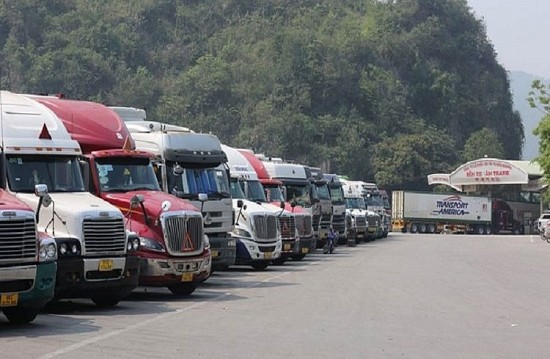 trung quoc thay doi chinh sach xuat hang qua cac cua khau o lang son tang 300
