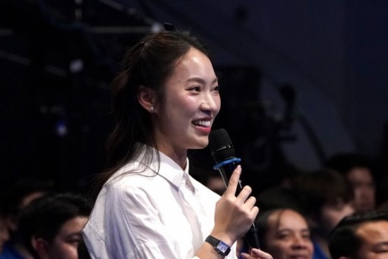 MC Khánh Vy: Ngoại ngữ là "chìa khóa" để người trẻ vươn xa