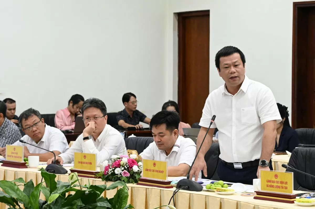 Chùm ảnh: Bộ trưởng Nguyễn Hồng Diên cùng Đoàn Bộ Công Thương làm việc tại tỉnh Lào Cai Chùm ảnh: Bộ trưởng Nguyễn Hồng Diên cùng Đoàn Bộ Công Thương làm việc tại tỉnh Lào Cai