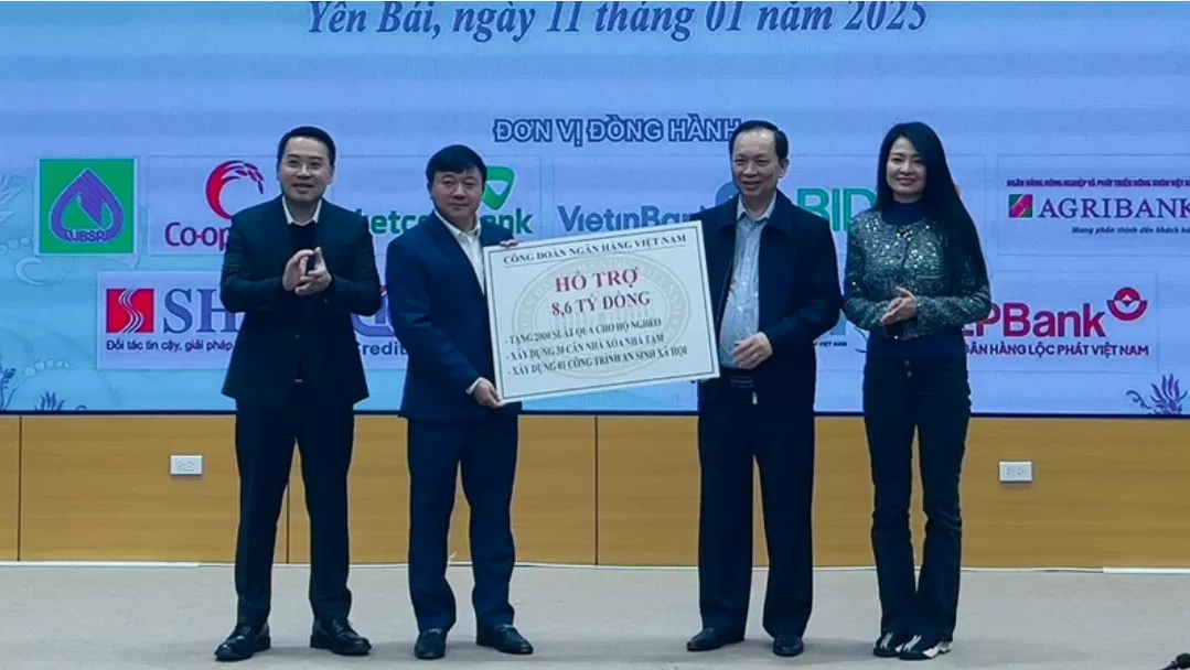 Hơn 4.850 suất quà Tết từ ngành ngân hàng cho hộ nghèo