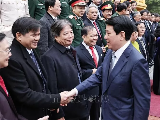 Chủ tịch nước Lương Cường với các đại biểu tiêu biểu ngành Y tế. Ảnh: Lâm Khánh/TTXVN