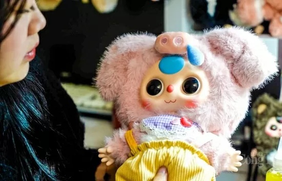 ‘Tùy chỉnh’ búp bê Baby Three: Nghề mới thu nhập ‘khủng’