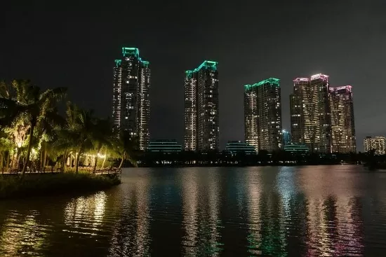 Signify thắp sáng mặt tiền Ecopark Hưng Yên về đêm