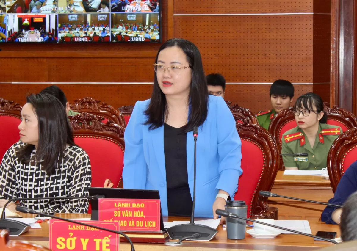 Chủ tịch tỉnh Hòa Bình đối thoại với thanh niên