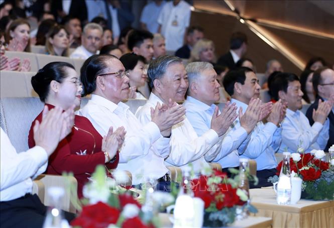 Chương trình nghệ thuật 'Bài ca chiến thắng': Bản hùng ca về lòng yêu nước- Ảnh 1.
