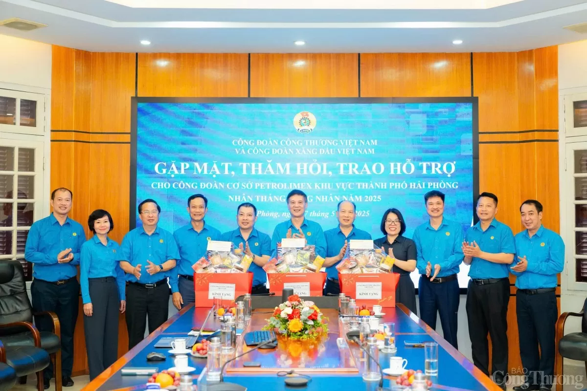 Công đoàn Công Thương Việt Nam trao quà hỗ trợ đoàn viên tại Hải Phòng