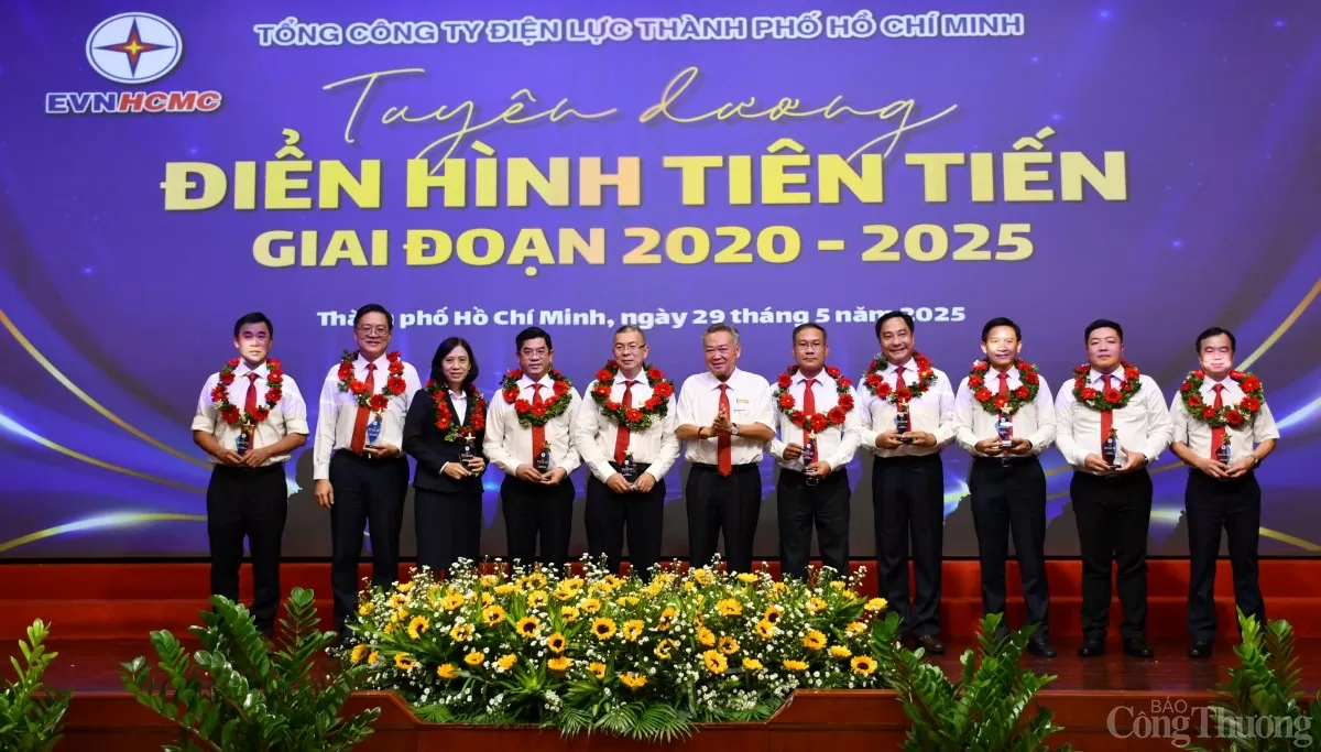 EVNHCMC tuyên dương 182 cá nhân tiêu biểu thi đua yêu nước